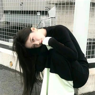 与君白首此人间